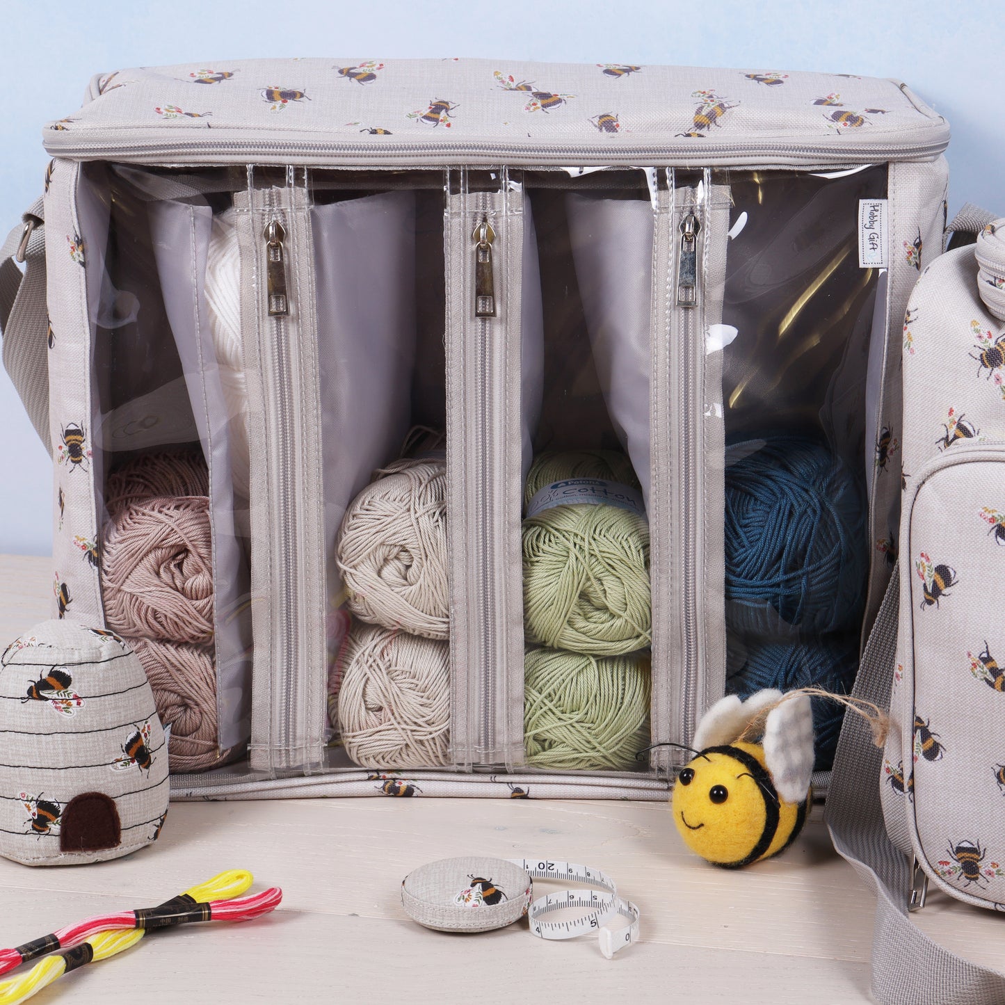 Knitting Bag with Yarn Storage: Bee