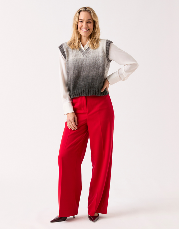 10844 - Vest In Show Pullover Knitting Pattern in Sirdar Jewelspun Ombre