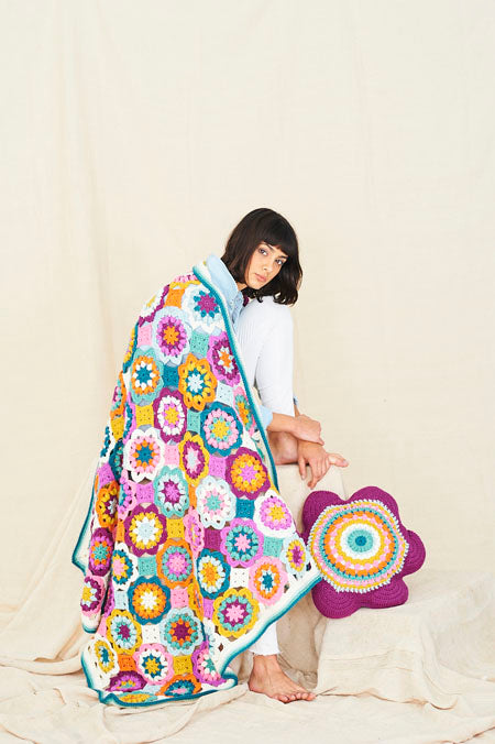 9771 Playful Posy Blanket