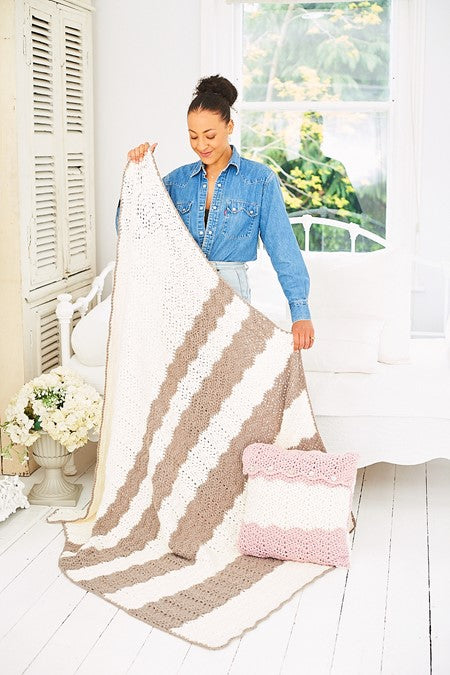 9935 Crochet Blanket and Cushion