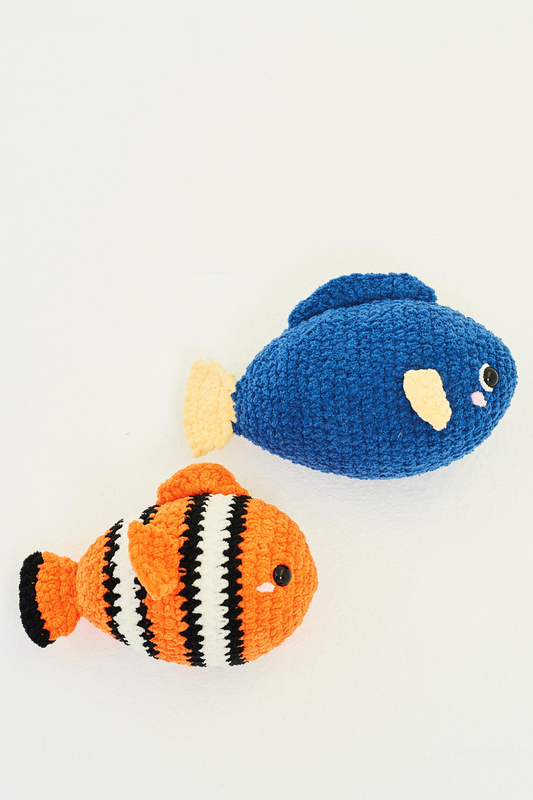 Clownfish & Regal Blue Tang Pattern - Super Chunky